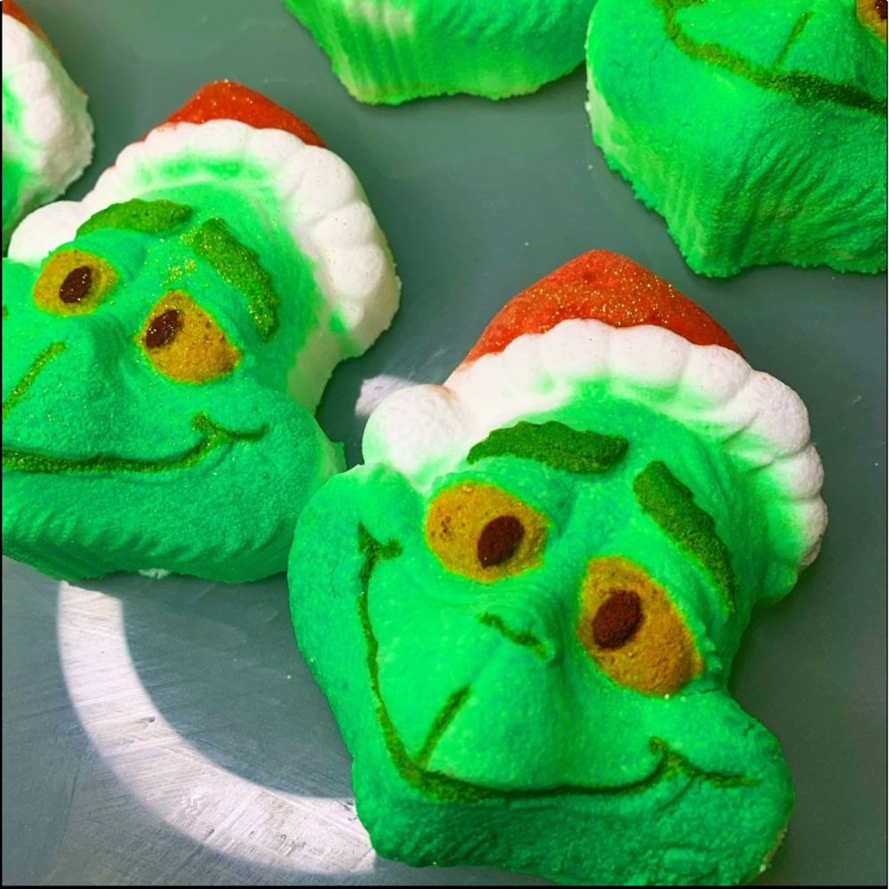 You’re a mean one… bath bomb
